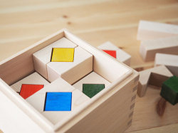 CUBICOLO triangolo(クビコロ トリアンゴロ)/MastroGeppetto