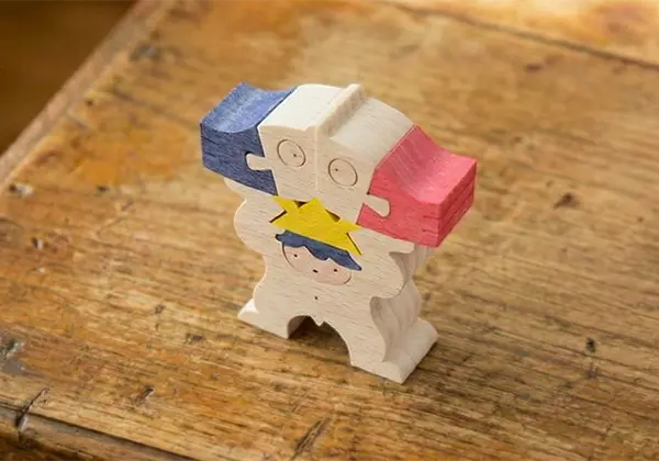 鯉持ちかぶと童子(小)
